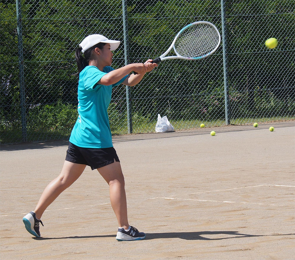 06backhand01.jpg